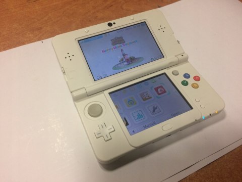 KONSOLA NEW NINTENDO 3DS ANIMAL CROSSING ED + ŁADOWARKA + GRA + ETUI