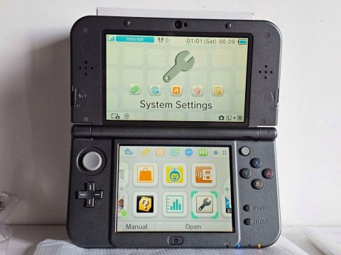 KONSOLA NEW NINTENDO 3DS XL CZARNA 2X IPS + ŁADOWARKA + RYSIK + PUDEŁKO