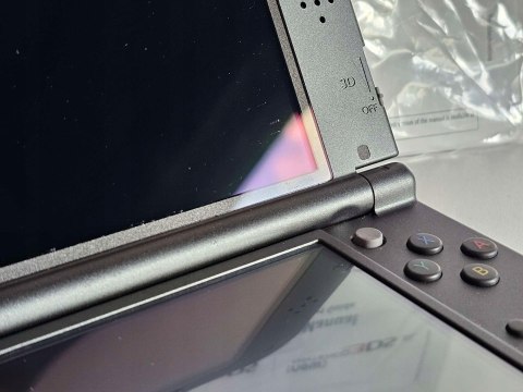KONSOLA NEW NINTENDO 3DS XL CZARNA 2X IPS + ŁADOWARKA + RYSIK + PUDEŁKO