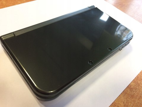 KONSOLA NEW NINTENDO 3DS XL CZARNA + ŁADOWARKA +RYSIK +ETUI + MARIO KART 7