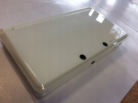 KONSOLA NINTENDO 3DS BIAŁA + ŁADOWARKA + RYSIK + ETUI