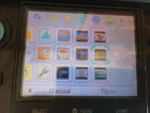 KONSOLA NINTENDO 3DS CZARNA + ŁADOWARKA + RYSIK + KARTA PAMIĘCI + 9 GIER