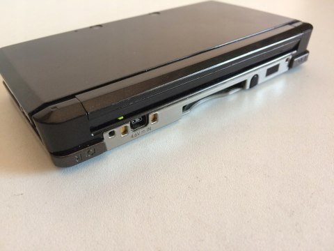 KONSOLA NINTENDO 3DS CZARNA + ŁADOWARKA + RYSIK + KARTA PAMIĘCI + 9 GIER