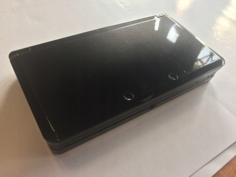 KONSOLA NINTENDO 3DS CZARNA + ŁADOWARKA + RYSIK