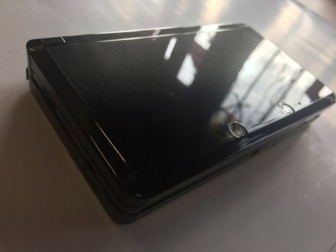 KONSOLA NINTENDO 3DS CZARNA + ŁADOWARKA + RYSIK