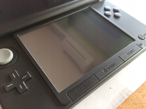 KONSOLA NINTENDO 3DS XL SREBRNO-CZARNA + RYSIK + POKEMON ALPHA SAPPHIRE