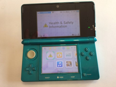 KONSOLA NINTENDO 3DS NIEBIESKA + ŁADOWARKA + RYSIK + KARTA PAMIĘCI