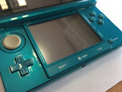 KONSOLA NINTENDO 3DS NIEBIESKA + ŁADOWARKA + RYSIK + KARTA PAMIĘCI