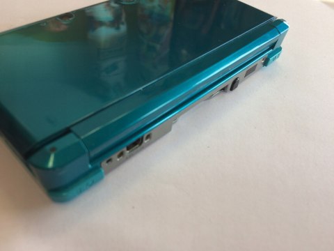 KONSOLA NINTENDO 3DS NIEBIESKA + ŁADOWARKA + RYSIK + KARTA PAMIĘCI