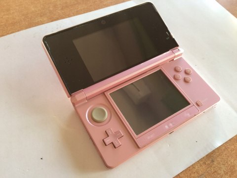 KONSOLA NINTENDO 3DS RÓŻOWA + ŁADOWARKA + RYSIK + PUDEŁKO + DOCK