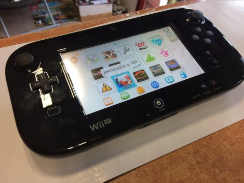 KONSOLA NINTENDO WII U 32GB + GAMEPAD + GRA MARIO KART 8 + PRO CONTROLLER