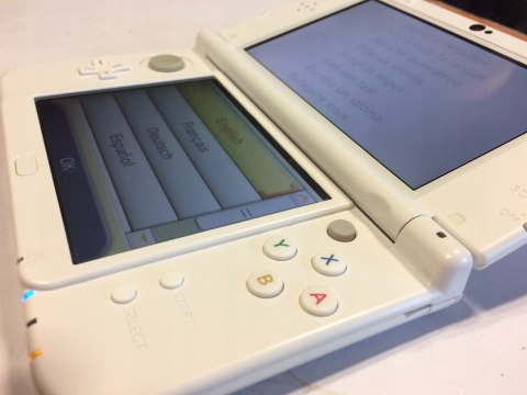 ŁADNA KONSOLA NEW NINTENDO 3DS XL BIAŁA + ETUI PIKACHU + ŁADOWARKA + RYSIK