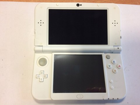 ŁADNA KONSOLA NEW NINTENDO 3DS XL BIAŁA + ETUI PIKACHU + ŁADOWARKA + RYSIK