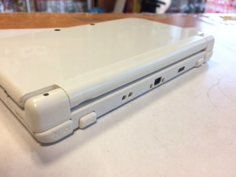 ŁADNA KONSOLA NEW NINTENDO 3DS XL BIAŁA + ETUI PIKACHU + ŁADOWARKA + RYSIK