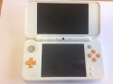 KONSOLA NEW NINTENDO 2DS XL BIAŁO-POMARAŃCZKOWA + USB + RYSIK + ETUI