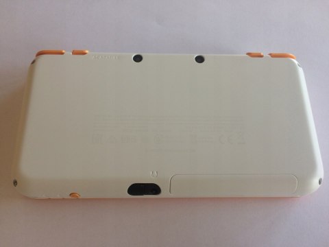 KONSOLA NEW NINTENDO 2DS XL BIAŁO-POMARAŃCZKOWA + USB + RYSIK