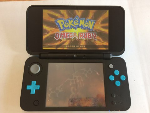 KONSOLA NEW NINTENDO 2DS XL NIEBIESKO-CZARNA + GRA POKEMON OMEGA RUBY