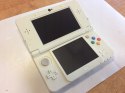 KONSOLA NEW NINTENDO 3DS BIAŁA + ŁADOWARKA + RYSIK