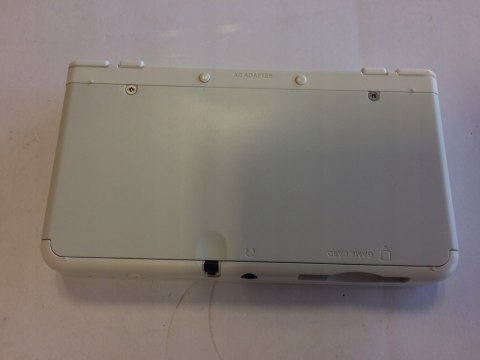 KONSOLA NEW NINTENDO 3DS BIAŁA + ŁADOWARKA + RYSIK