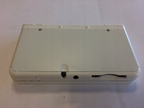KONSOLA NEW NINTENDO 3DS BIAŁA + ŁADOWARKA + RYSIK