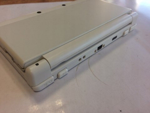 KONSOLA NEW NINTENDO 3DS BIAŁA + ŁADOWARKA + RYSIK