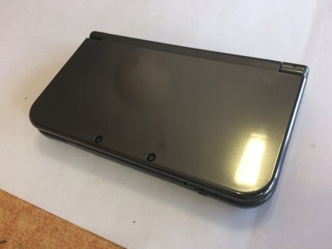 KONSOLA NEW NINTENDO 3DS XL CZARNA IPS + ŁADOWARKA + RYSIK