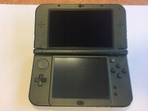 KONSOLA NEW NINTENDO 3DS XL CZARNA + ŁADOWARKA + RYSIK + KARTA PAM