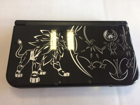 KONSOLA NEW NINTENDO 3DS XL IPS WERSJA SOLGALEO & LUNALA + ETUI + RYSIK