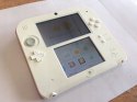 KONSOLA NINTENDO 2DS + KARTA PAMIĘCI + ŁADOWARKA + RYSIK