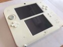 KONSOLA NINTENDO 2DS + KARTA PAMIĘCI + ŁADOWARKA + RYSIK