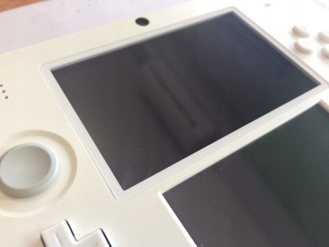 KONSOLA NINTENDO 2DS + KARTA PAMIĘCI + ŁADOWARKA + RYSIK