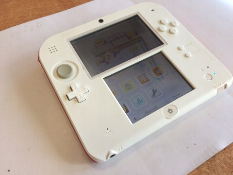 KONSOLA NINTENDO 2DS + ŁADOWARKA + RYSIK + GRA NEW SUPER MARIO 2 SPECIAL ED