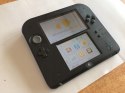 KONSOLA NINTENDO 2DS + RYSIK + ŁADOWARKA
