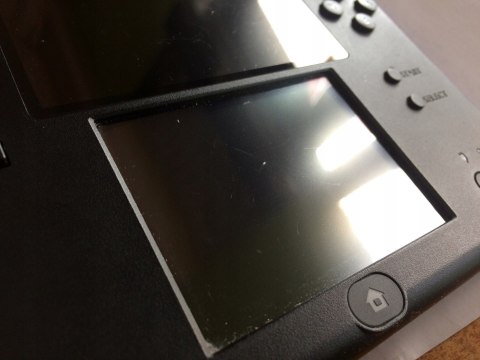 KONSOLA NINTENDO 2DS + RYSIK + ŁADOWARKA