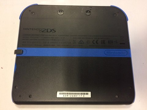 KONSOLA NINTENDO 2DS + RYSIK + USB + GRA MARIO KART 7 + ETUI