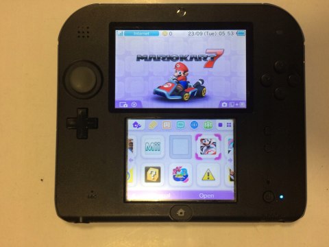 KONSOLA NINTENDO 2DS + RYSIK + USB + GRA MARIO KART 7