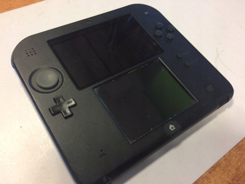 KONSOLA NINTENDO 2DS + RYSIK + USB + GRA MARIO KART 7