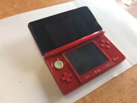 KONSOLA NINTENDO 3DS CZERWONA + 2 GRY MARIO + ŁADOWARKA
