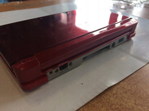 KONSOLA NINTENDO 3DS CZERWONA + 2 GRY MARIO + ŁADOWARKA