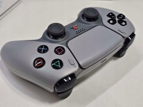 KONSOLA SONY PLAYSTATION 5 825GB Z NAPĘDEM BLU-RAY + ŚLICZNY PAD + 5 GIER