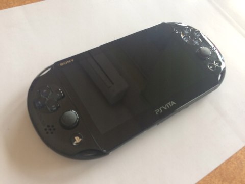 KONSOLA SONY PS VITA SLIM MODEL 2016 + KARTA 32GB + ETUI + USB