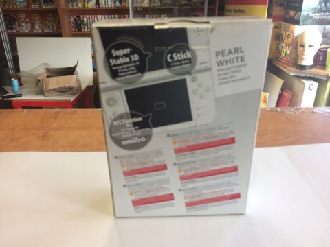 ŁADNA KONSOLA NEW NINTENDO 3DS XL BIAŁA + GRA MINECRAFT + RESIDENT EVIL REV