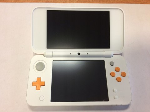 BARDZO ŁADNA KONSOLA NEW NINTENDO 2DS XL BIAŁO-POMARAŃCZKOWA - KOMPLET