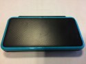KONSOLA NEW NINTENDO 2DS XL NIEBIESKO-CZARNA + ŁADOWARKA + RYSIK + ETUI