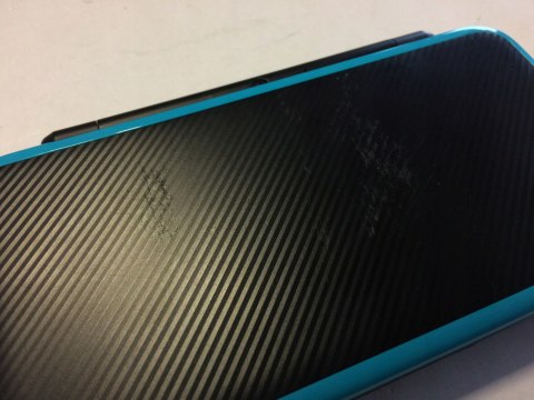 KONSOLA NEW NINTENDO 2DS XL NIEBIESKO-CZARNA + ŁADOWARKA + RYSIK + ETUI