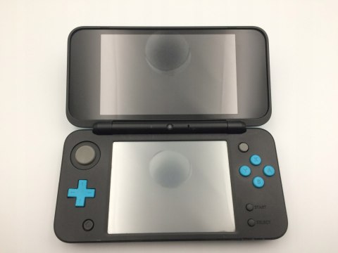 KONSOLA NEW NINTENDO 2DS XL NIEBIESKO-CZARNA + ŁADOWARKA + RYSIK