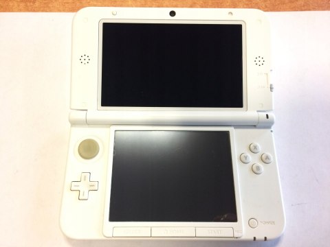 KONSOLA NINTENDO 3DS XL BIAŁA + RYSIK + PUDEŁKO + USB