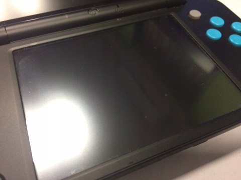 ZADBANA KONSOLA NEW NINTENDO 2DS XL NIEBIESKO-CZARNA + ŁADOWARKA + RYSIK