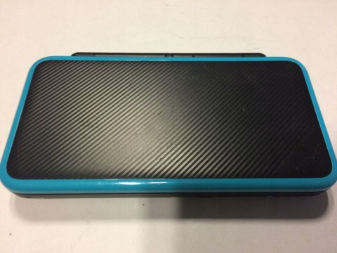 ZADBANA KONSOLA NEW NINTENDO 2DS XL NIEBIESKO-CZARNA + ŁADOWARKA + RYSIK