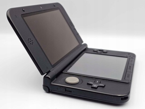 ZADBANA KONSOLA NINTENDO 3DS XL CZARNA + ZAINSTALOWANE GRY
